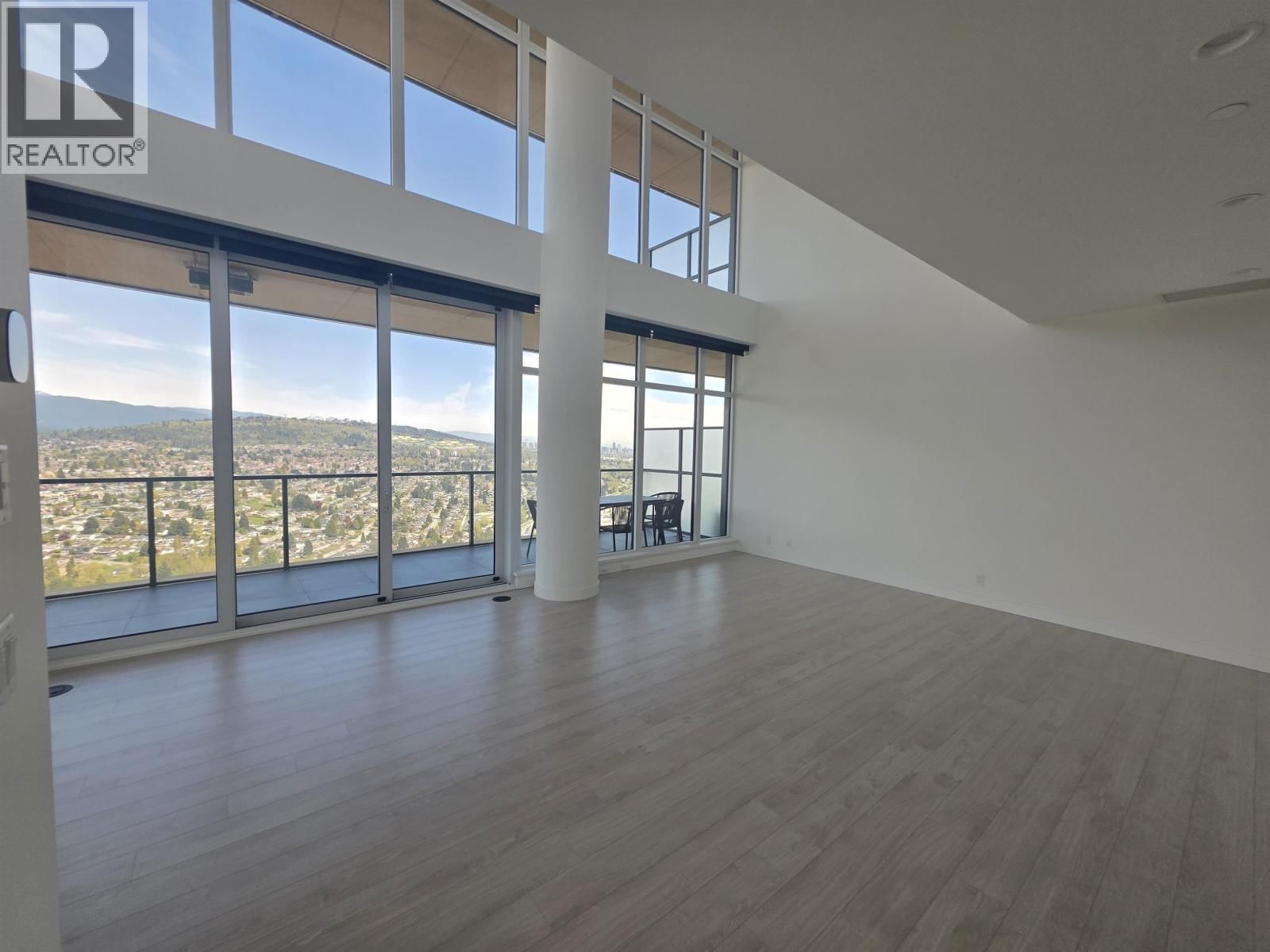 5404 - 4880 LOUGHEED HIGHWAY Image 14