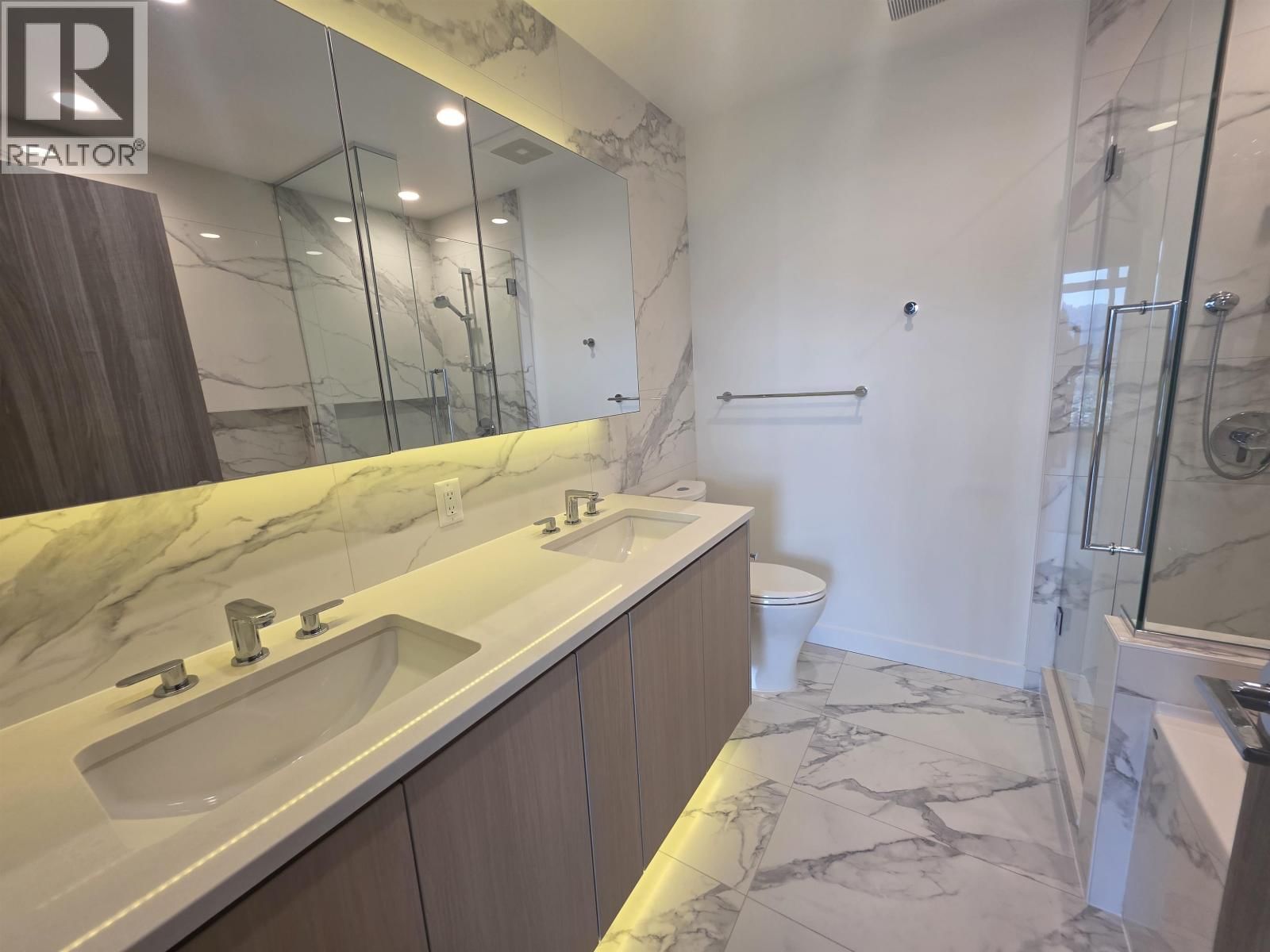 5404 - 4880 LOUGHEED HIGHWAY Image 15