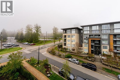 9888 UNIVERSITY Crescent | Burnaby British Columbia | Slide Image Twenty-two