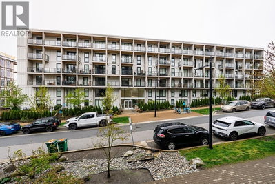 9888 UNIVERSITY Crescent | Burnaby British Columbia | Slide Image Twenty-three