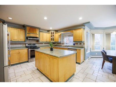 15210 82 Avenue | Surrey British Columbia | Slide Image Thirteen