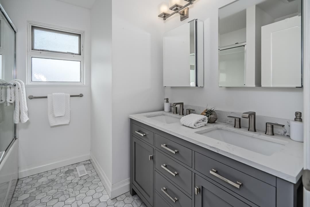 20485 97B AVENUE Image 21