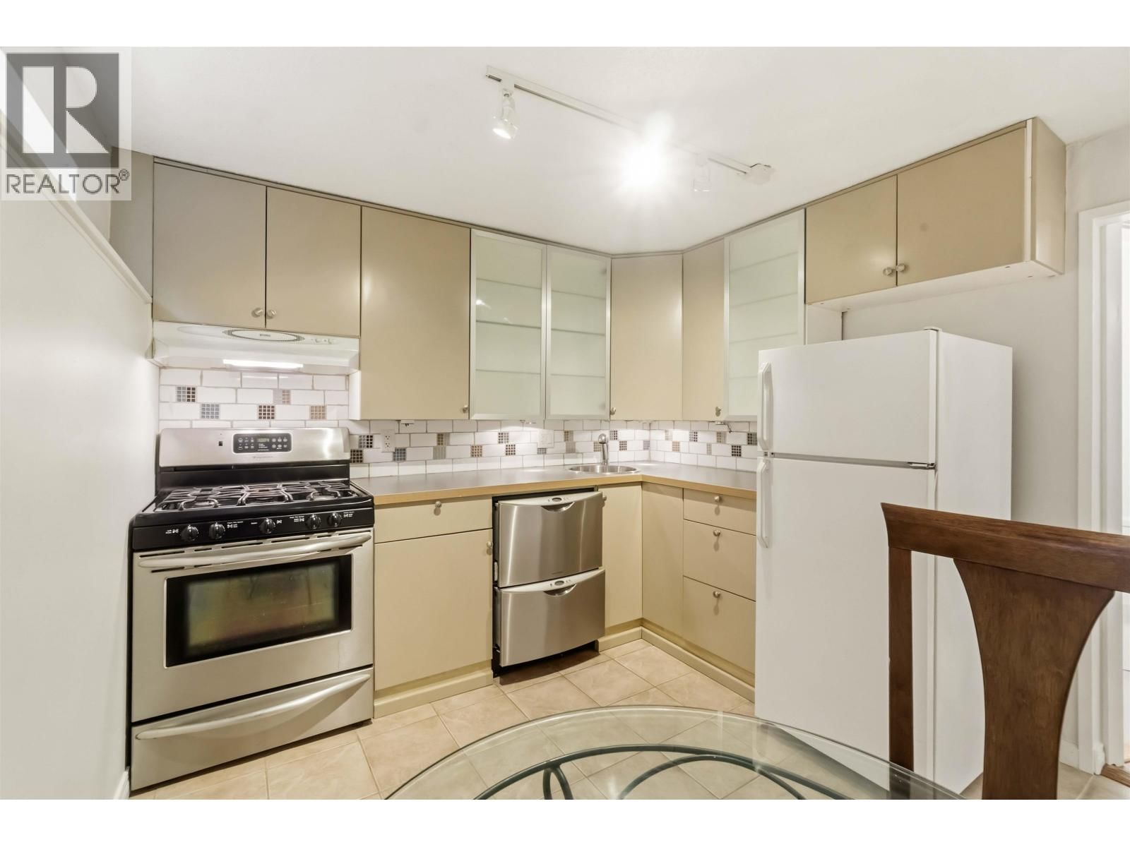 209 CLEARVIEW DRIVE Image 32