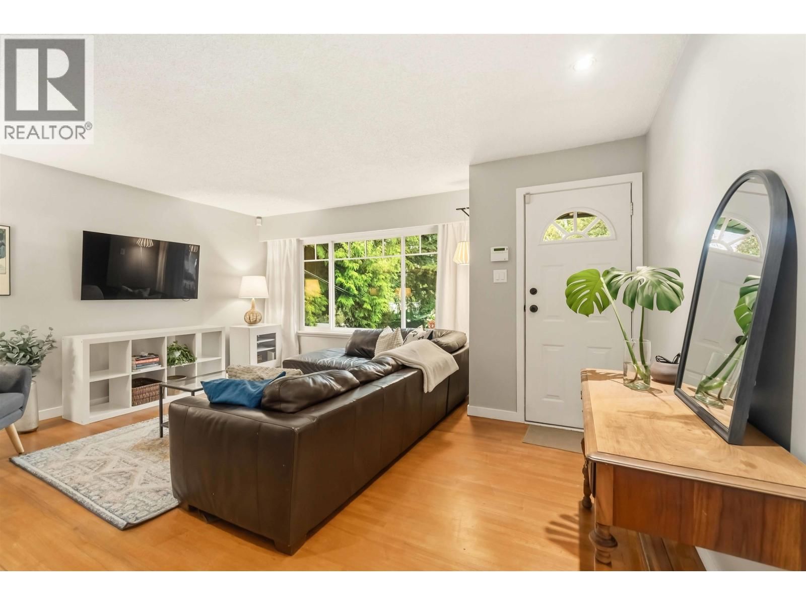 209 CLEARVIEW DRIVE Image 4