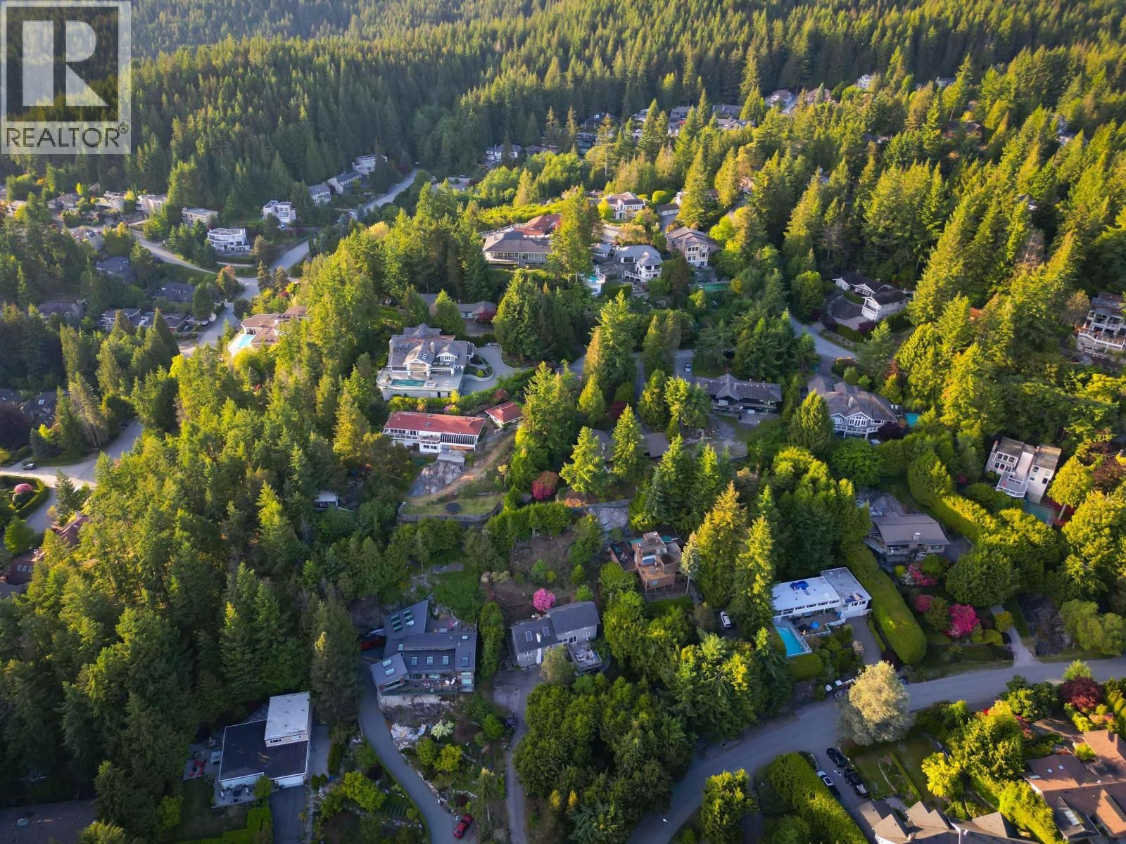 4663 WOODRIDGE PLACE Image 29