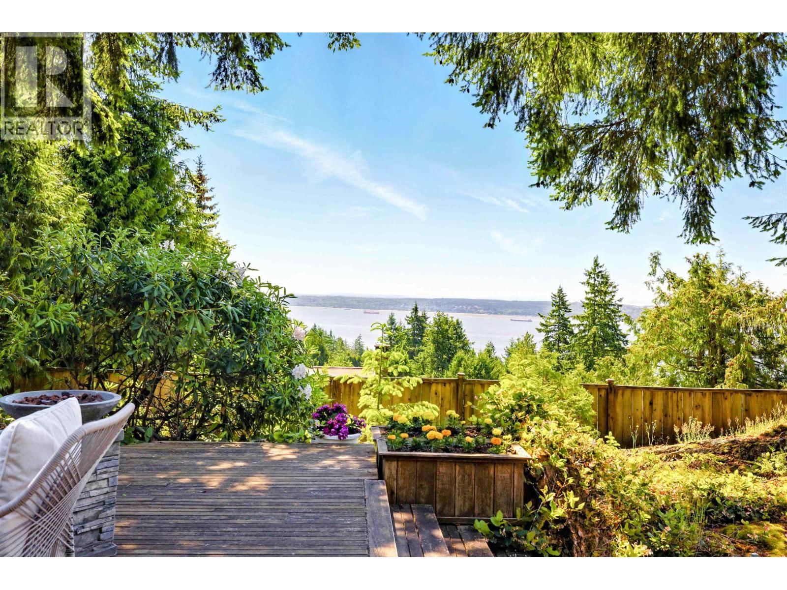 4663 WOODRIDGE PLACE Image 6