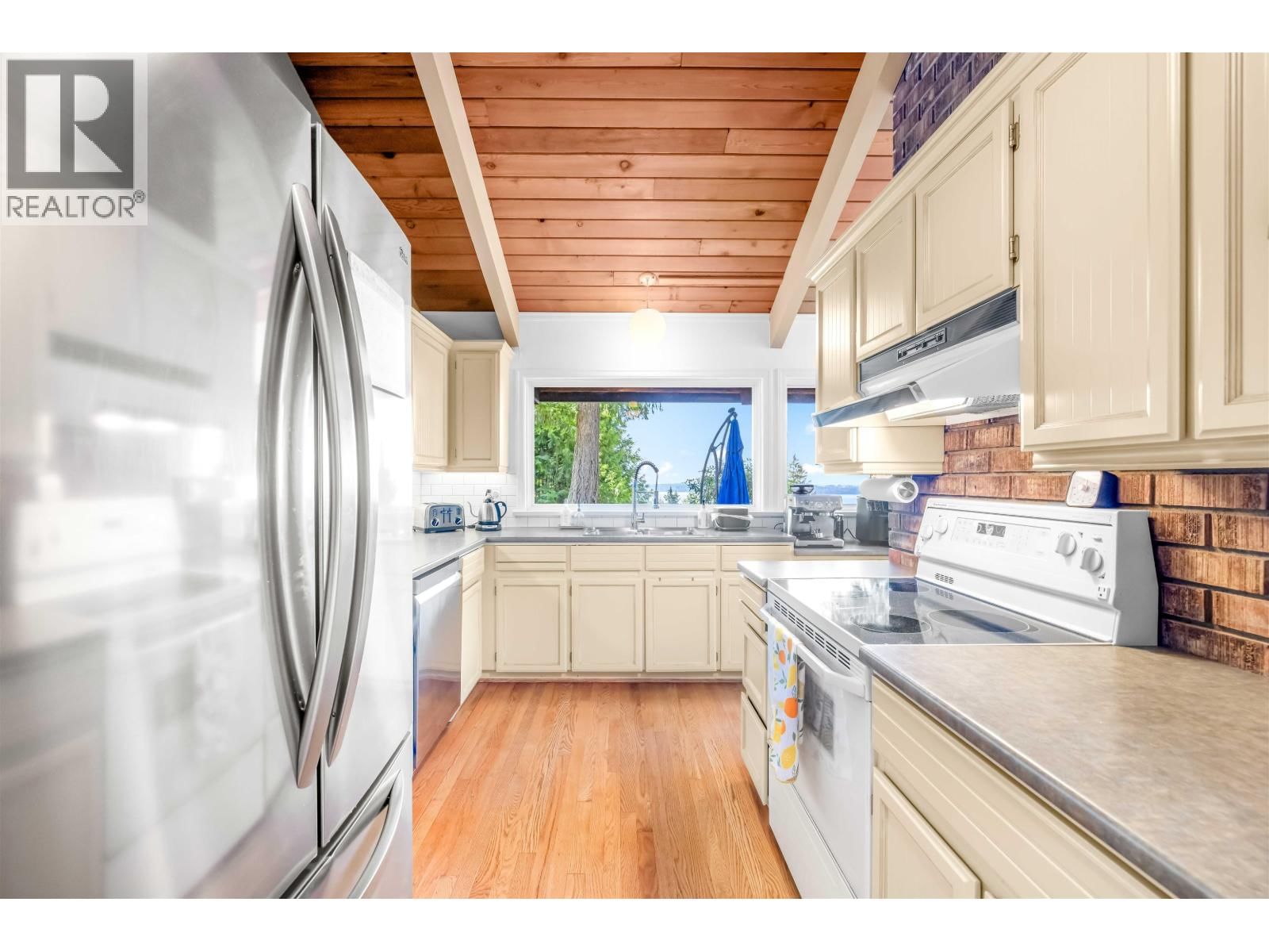 4663 WOODRIDGE PLACE Image 8