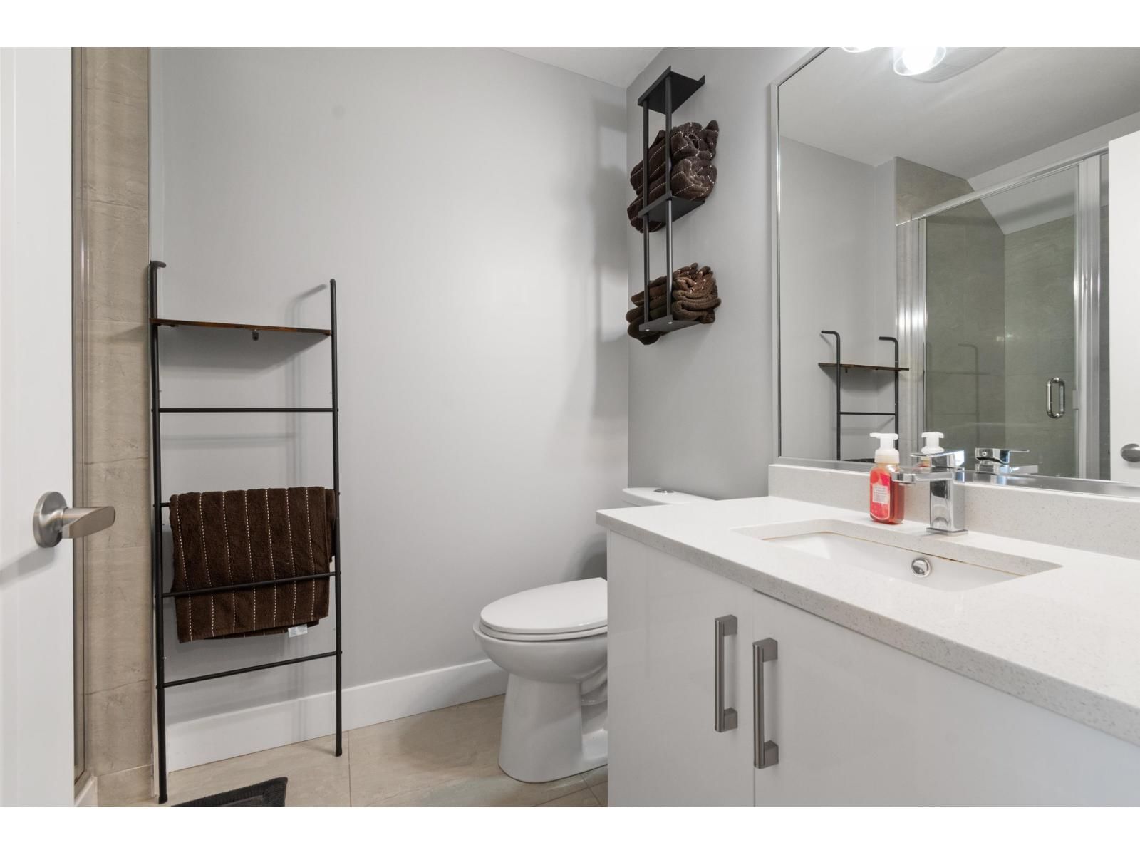 2 - 45395 SPADINA AVENUE Image 13