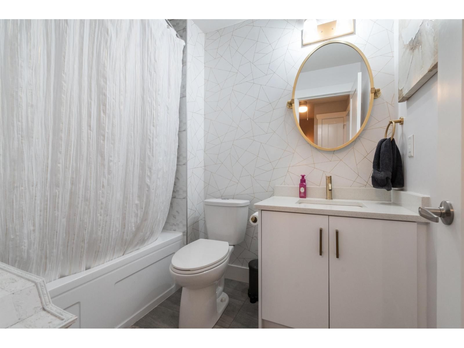 2 - 45395 SPADINA AVENUE Image 16