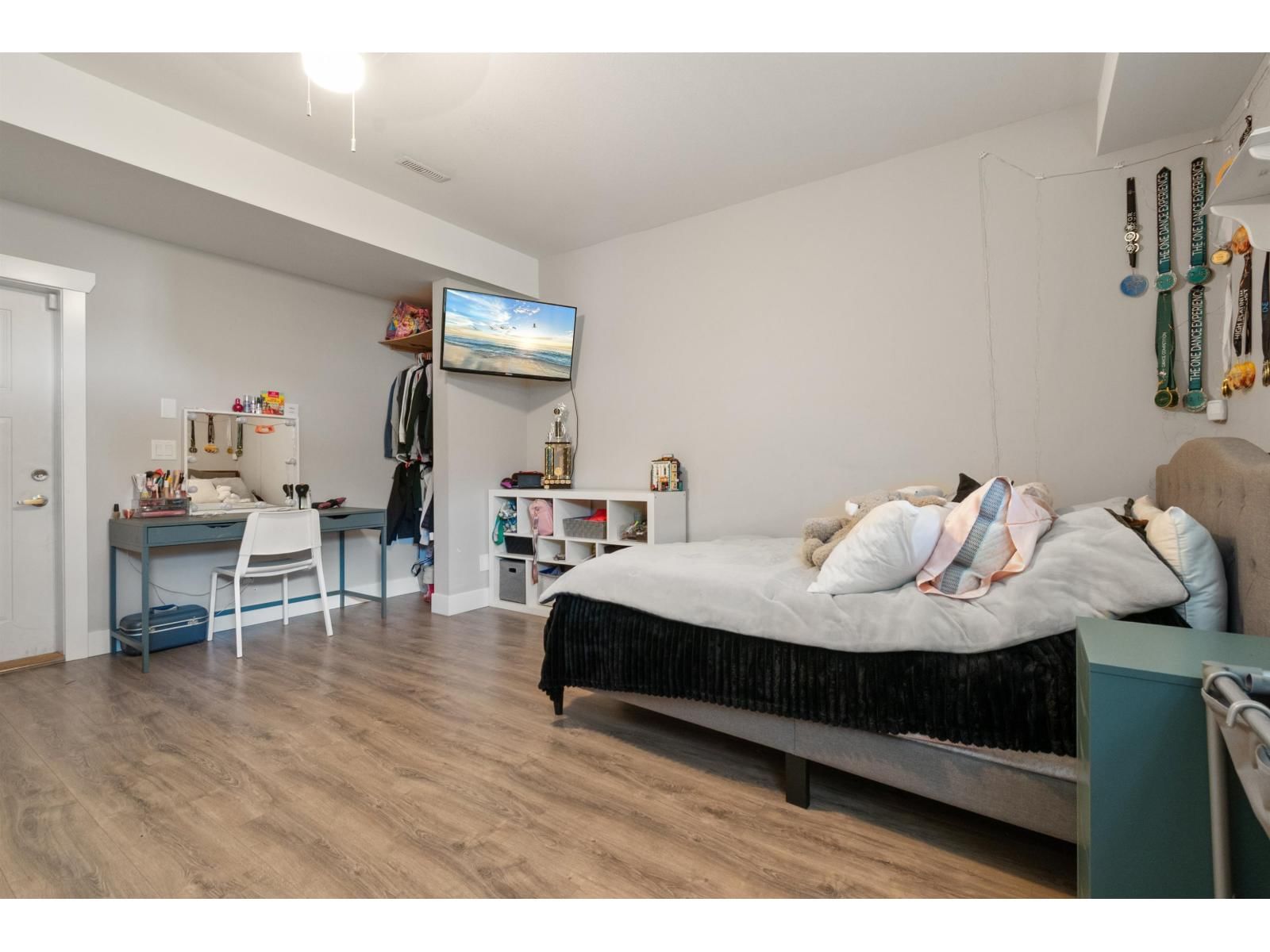 2 - 45395 SPADINA AVENUE Image 18