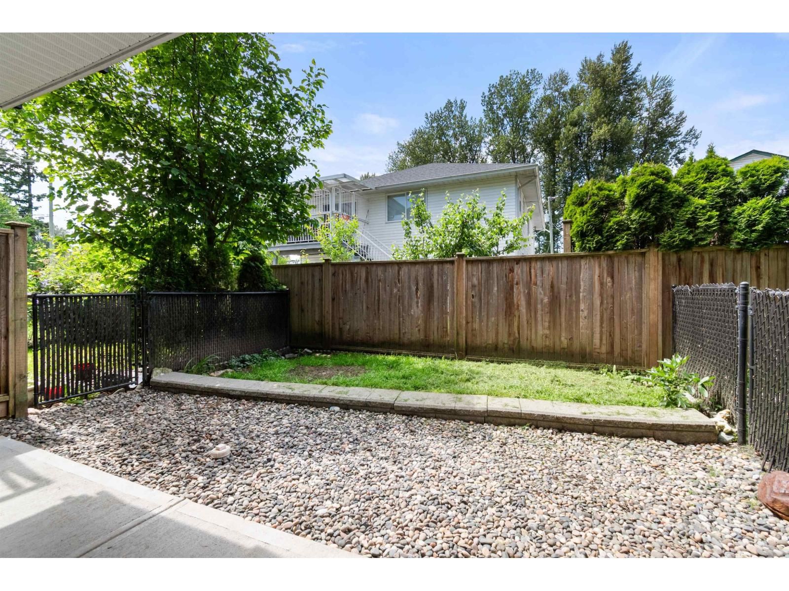 2 - 45395 SPADINA AVENUE Image 22