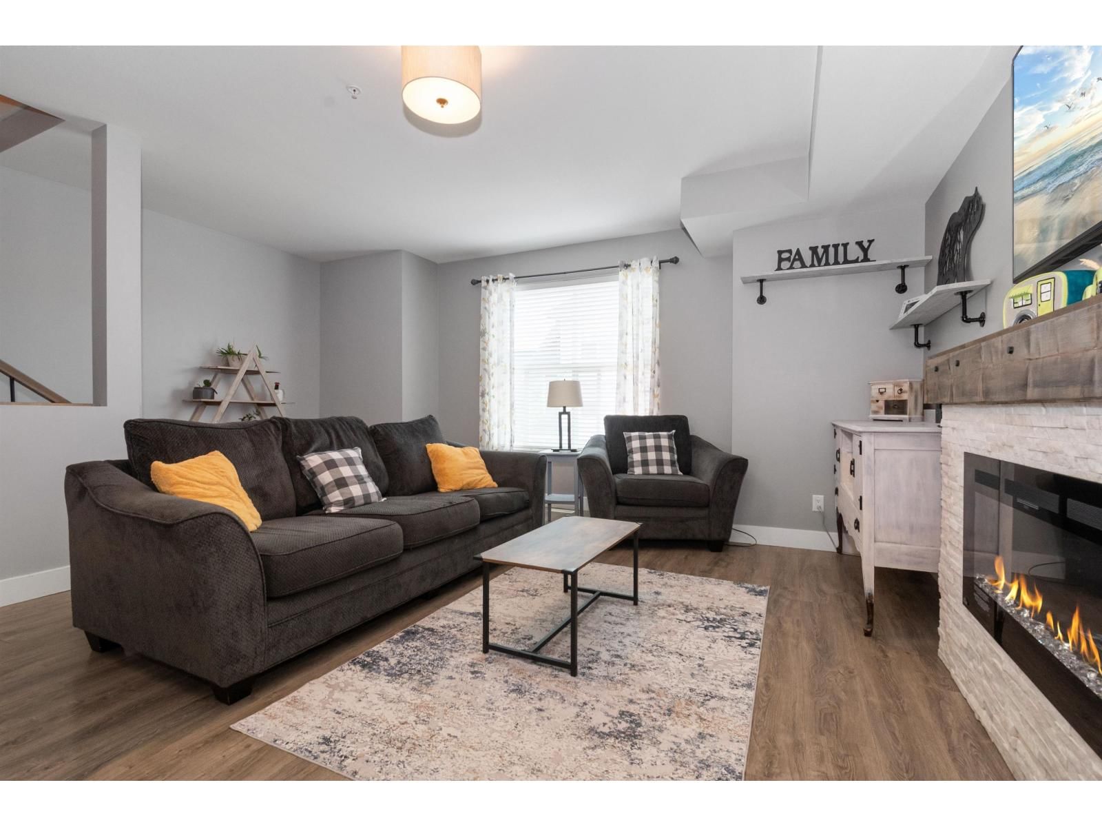 2 - 45395 SPADINA AVENUE Image 3