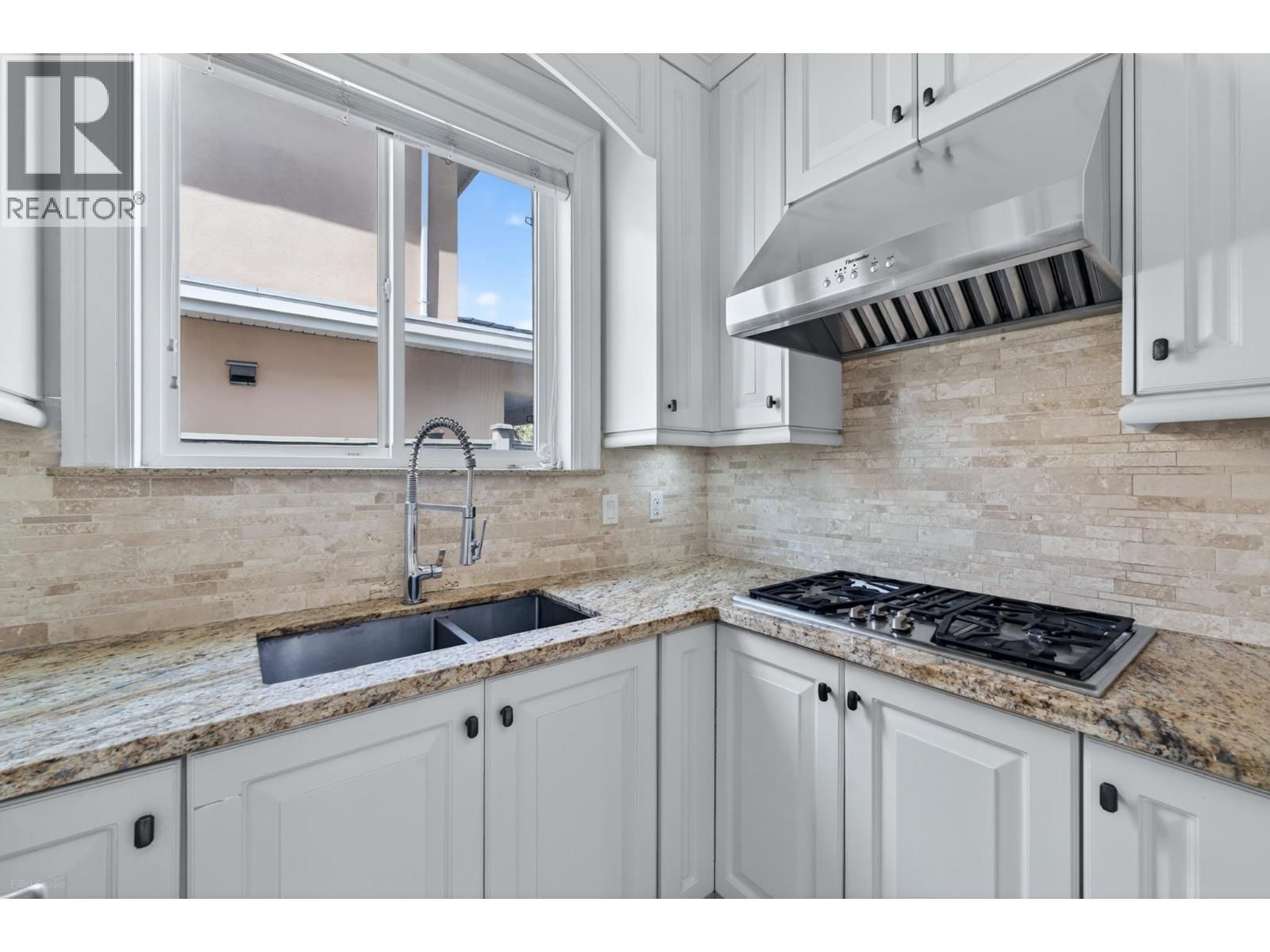 9631 SAUNDERS ROAD Image 13