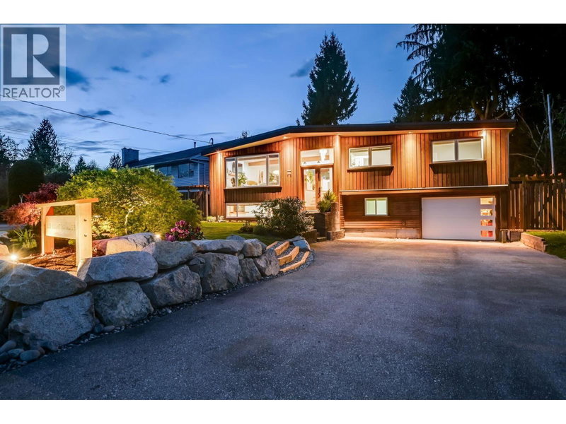 308 MOUNT ROYAL Drive, Port Moody, V3H1R1 | Image 2