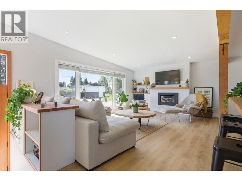 308 MOUNT ROYAL Drive, Port Moody, V3H1R1 | Image 3