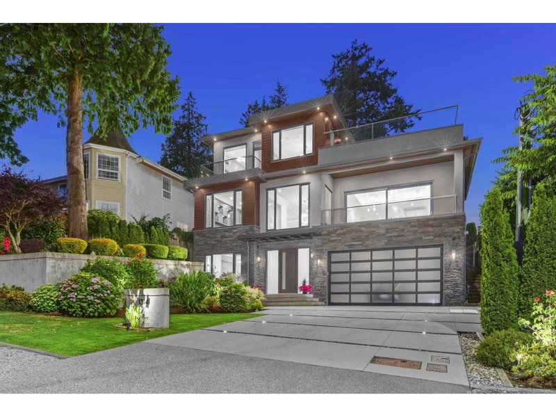 13141 MARINE Drive, Surrey, V4A1E6 | Image 2