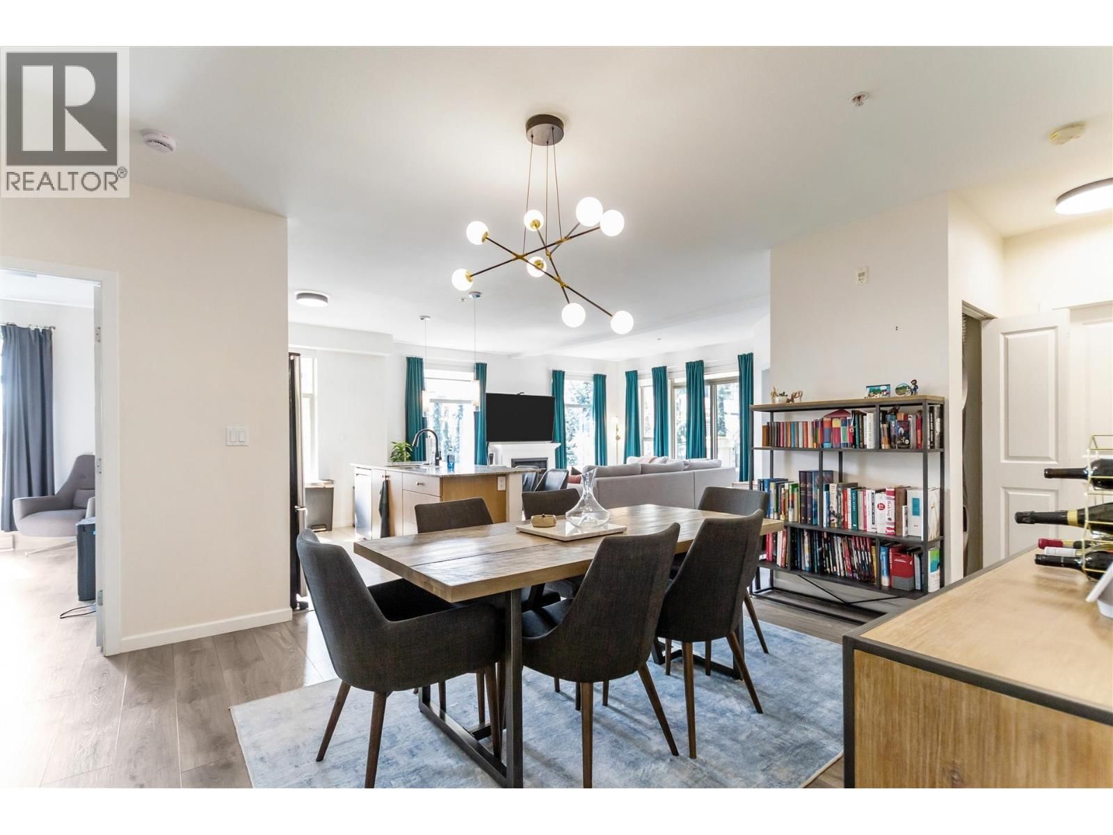 305 - 270 FRANCIS WAY Image 2