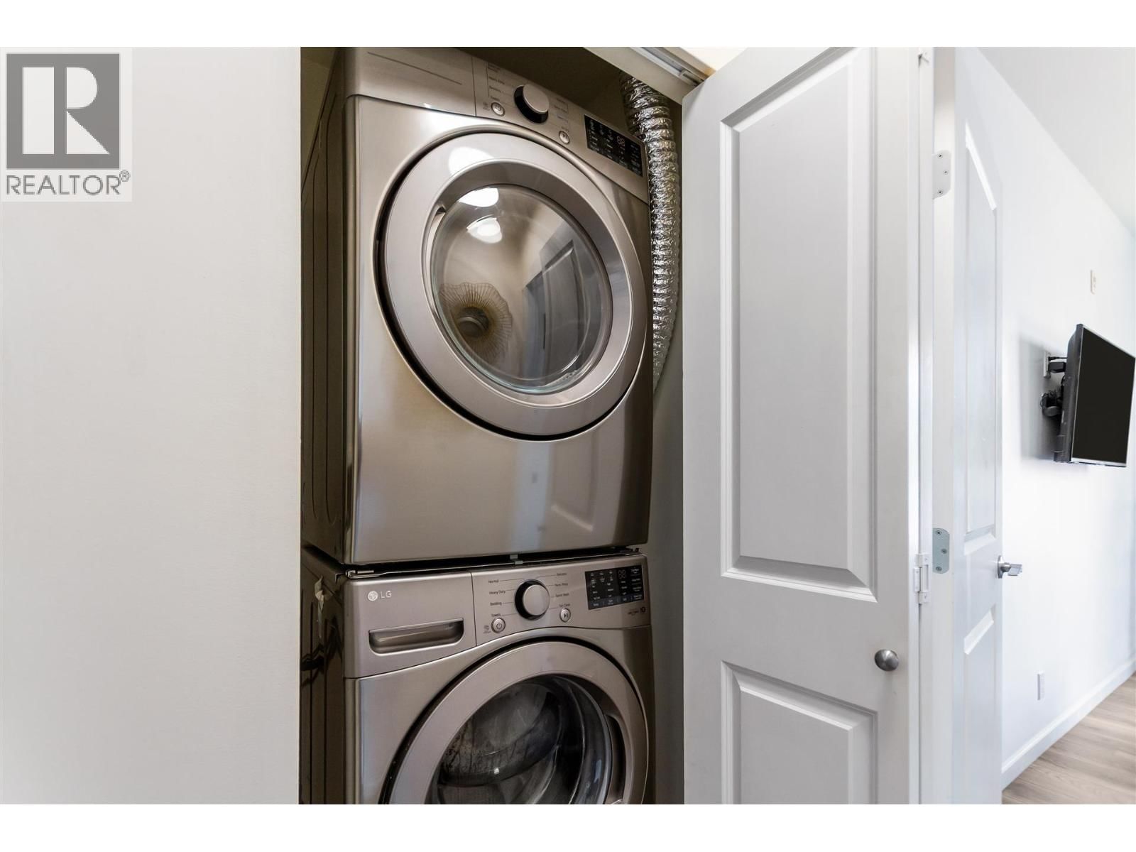 305 - 270 FRANCIS WAY Image 20