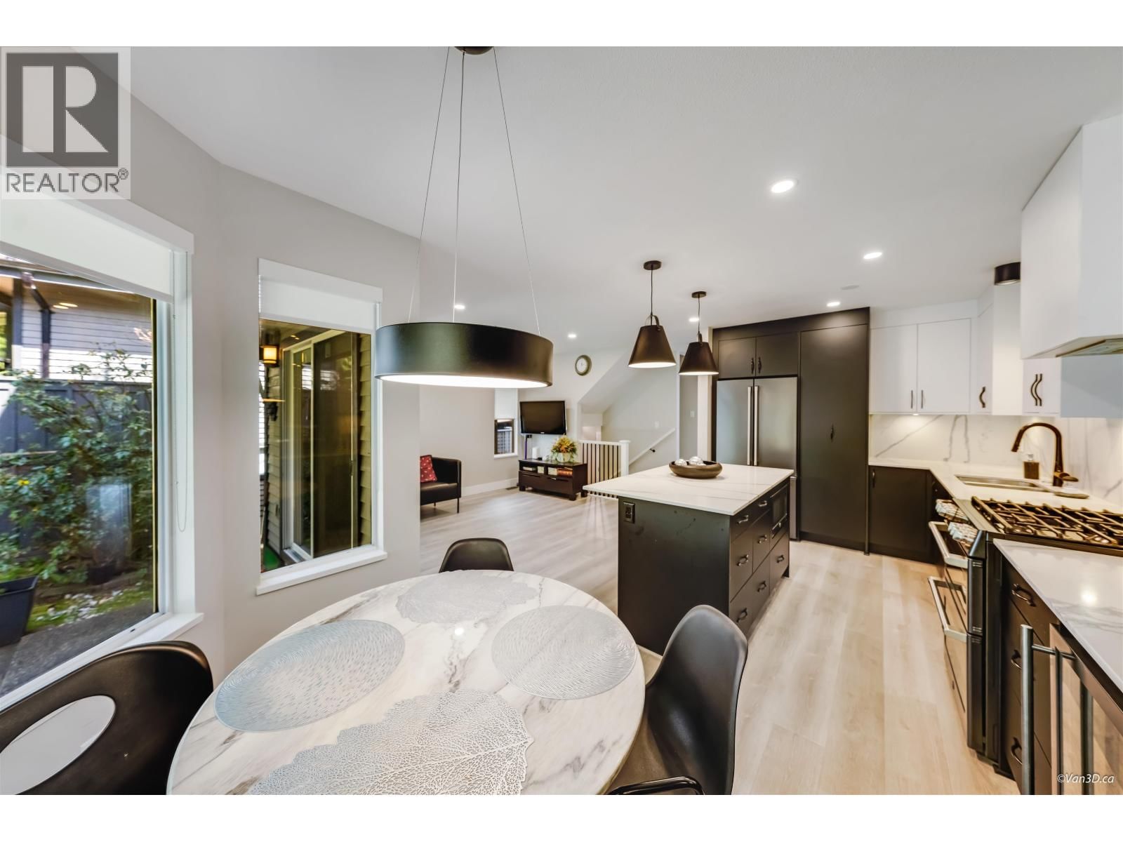 127 - 2998 ROBSON DRIVE Image 10