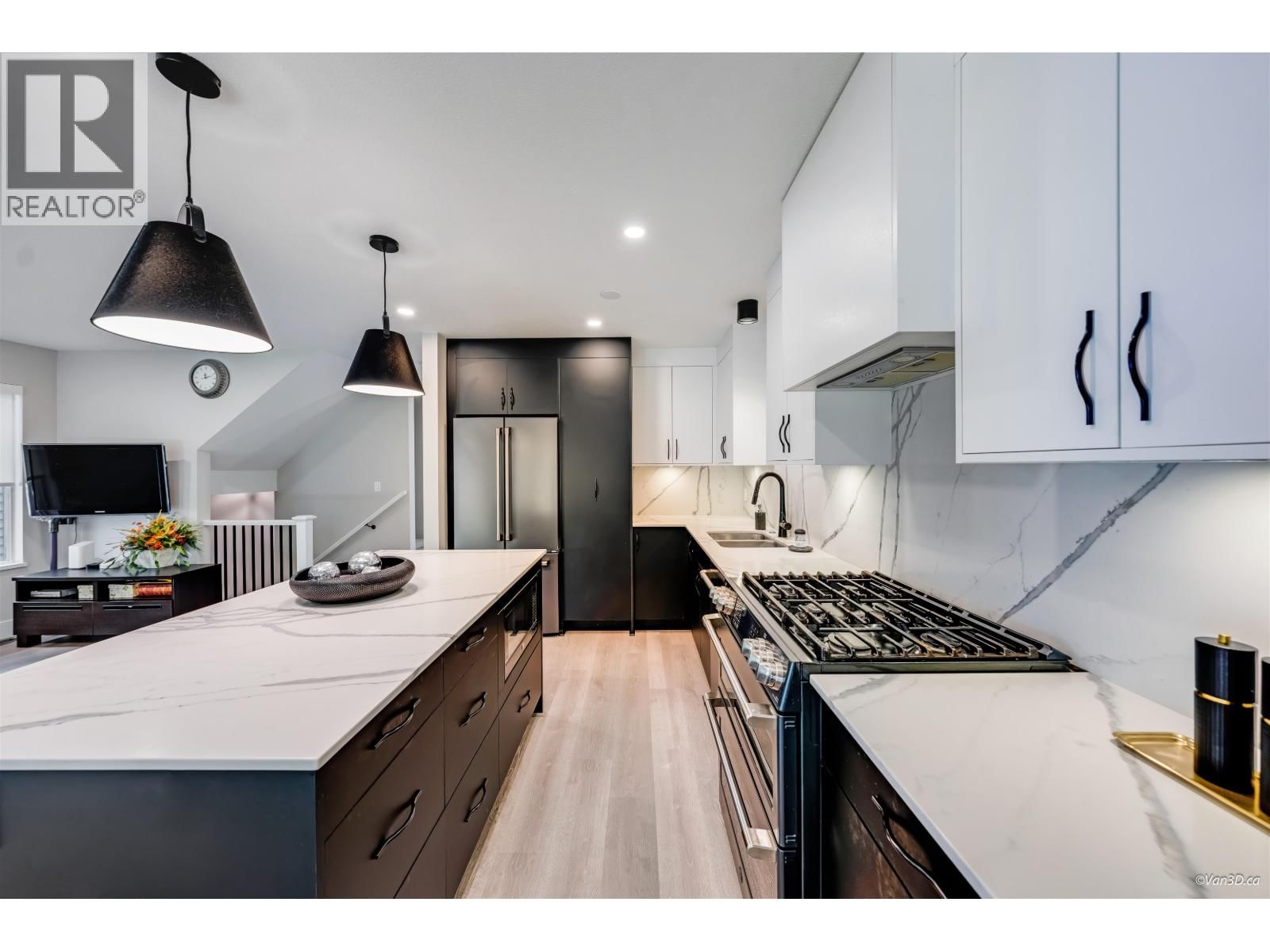 127 - 2998 ROBSON DRIVE Image 11