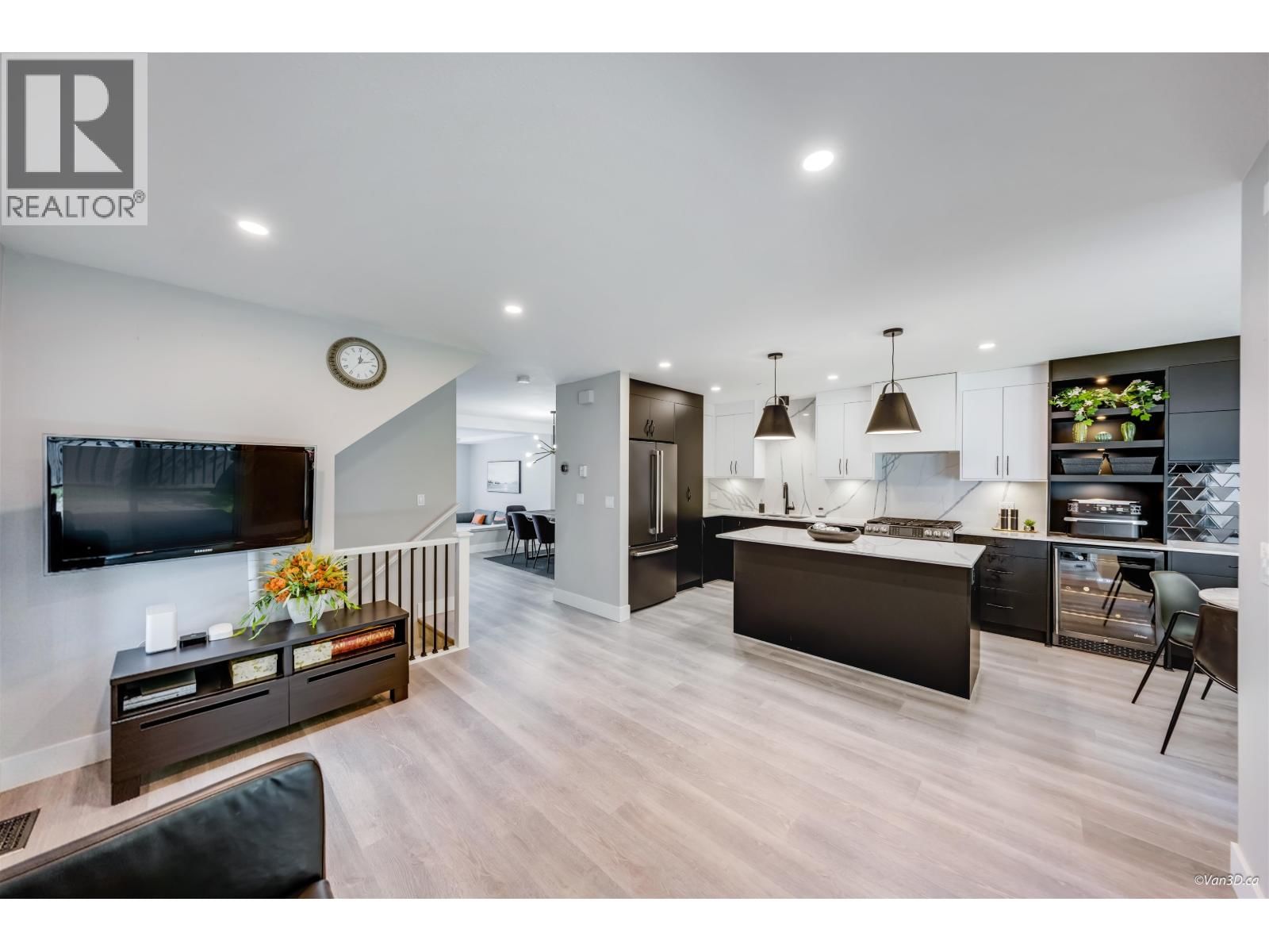 127 - 2998 ROBSON DRIVE Image 12