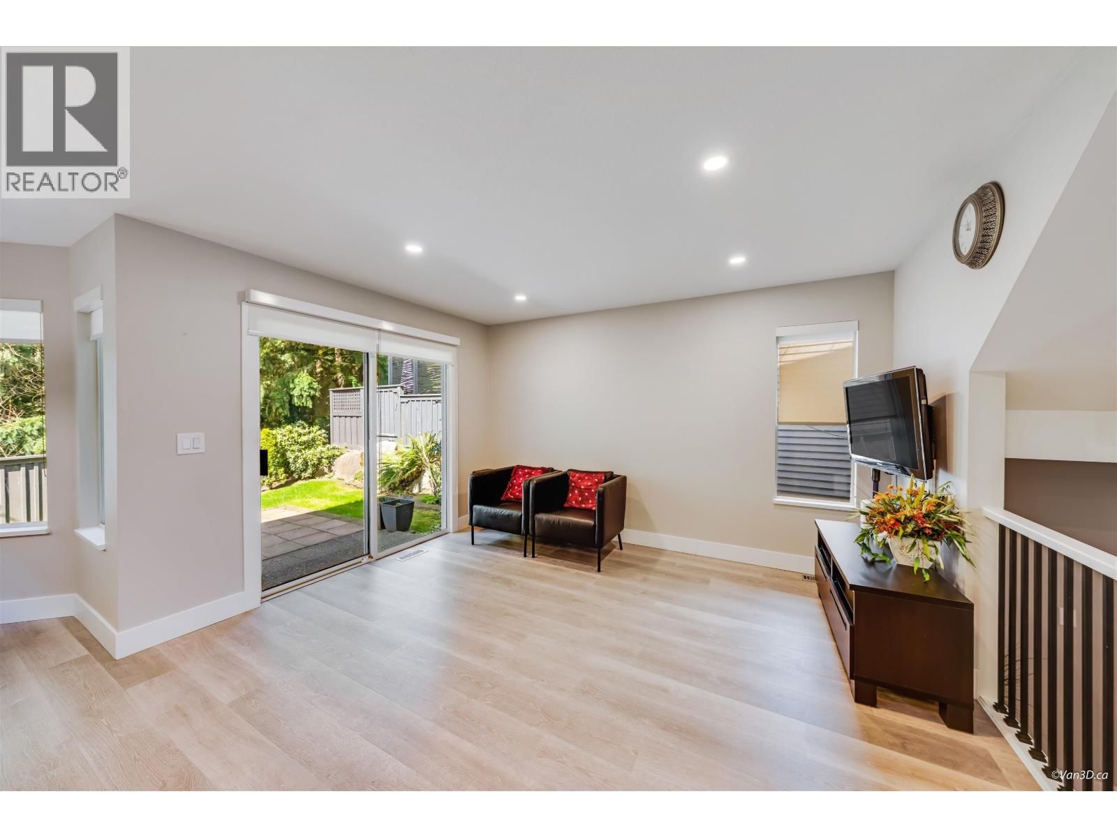 127 - 2998 ROBSON DRIVE Image 14