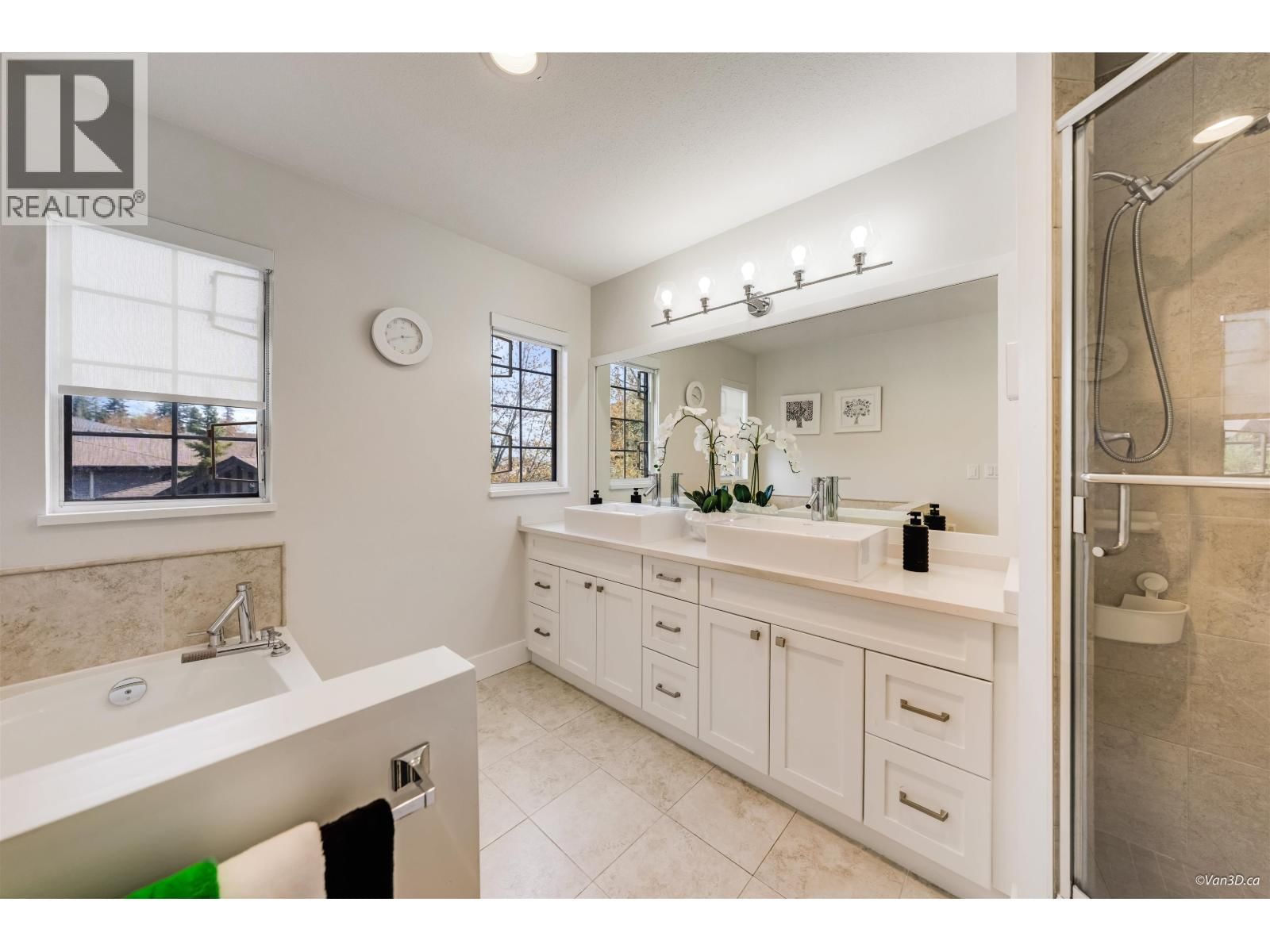 127 - 2998 ROBSON DRIVE Image 18