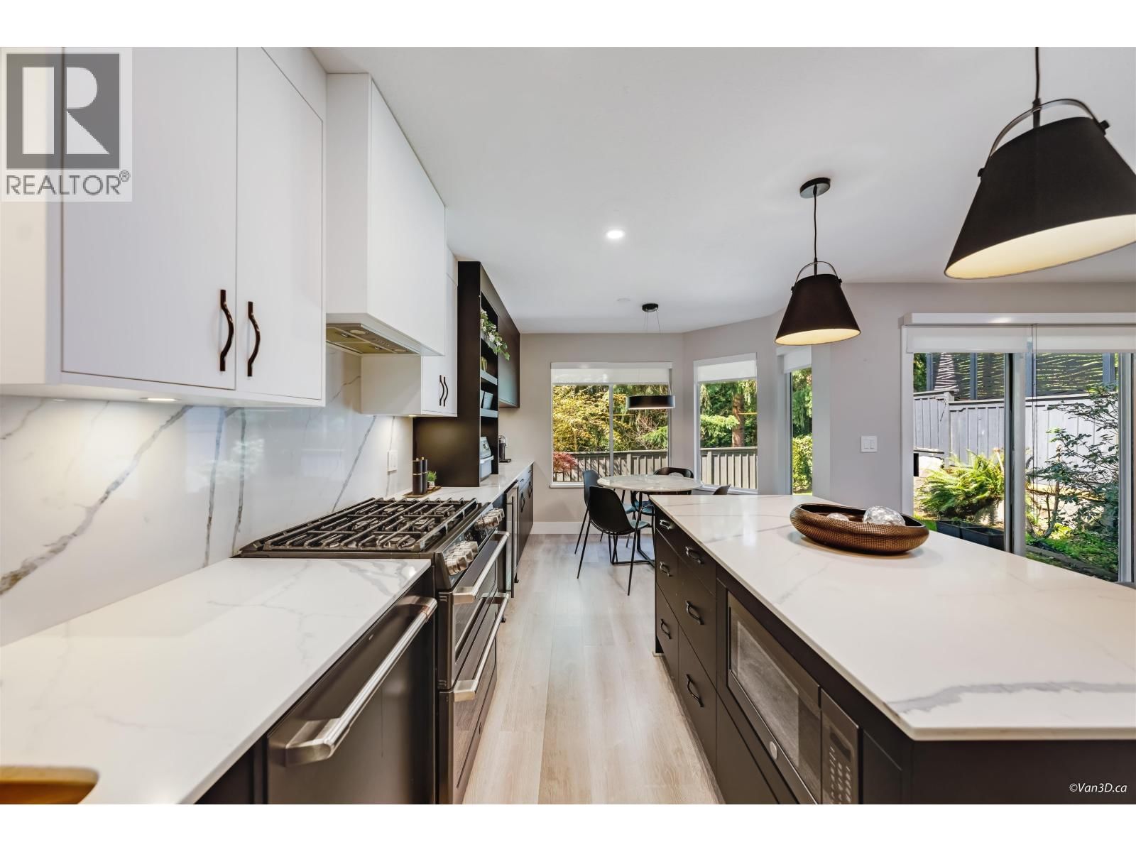 127 - 2998 ROBSON DRIVE Image 8