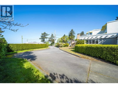 122 GRAHAM Drive | Delta British Columbia | Slide Image Thirty-two
