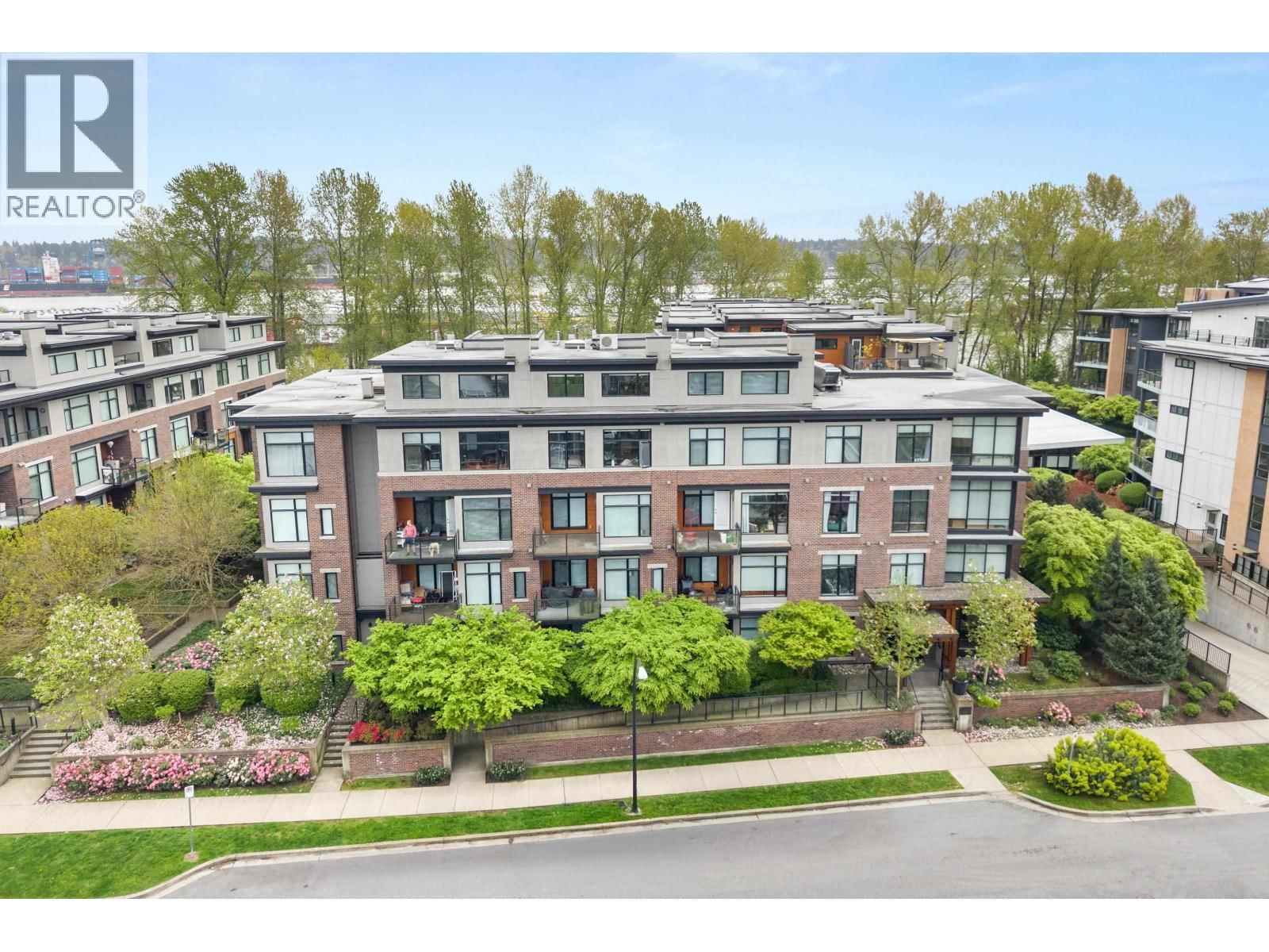 262 SALTER Street, New Westminster, British Columbia V3M 0J6