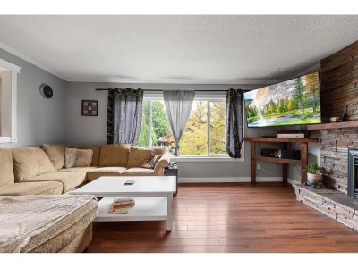 10218 OVAL Drive | Chilliwack British Columbia | Slide Image Eight