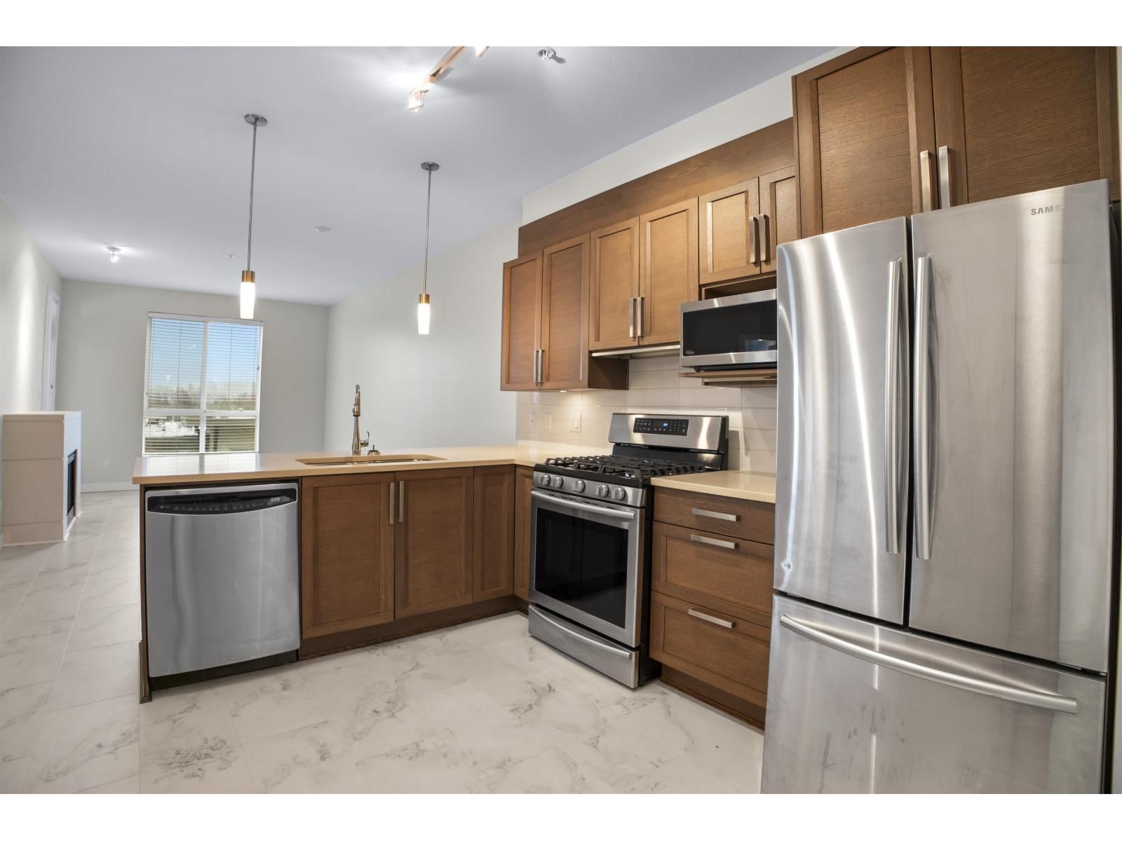 217 - 15850 26 AVENUE Image 3