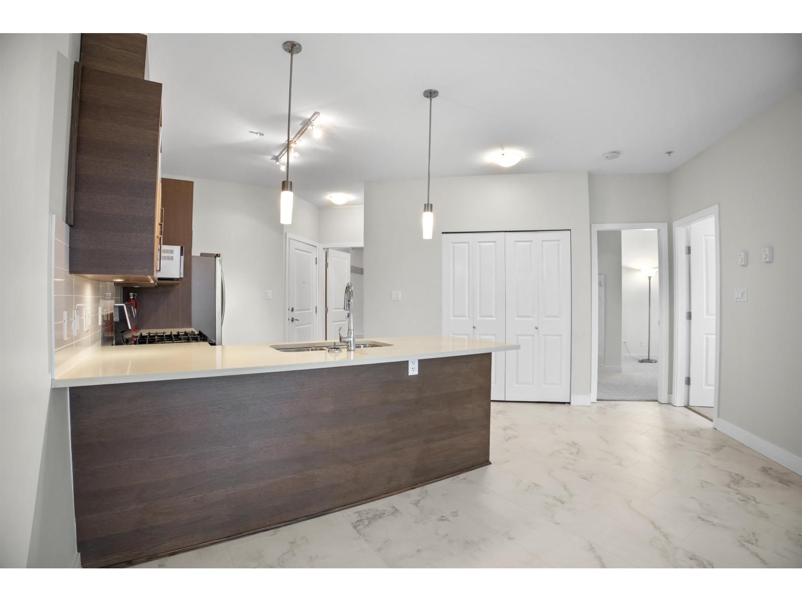 217 - 15850 26 AVENUE Image 5