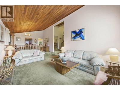 1215 CYPRESS Place | Port Moody British Columbia | Slide Image Three
