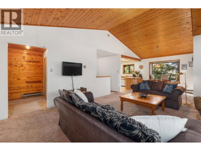 2732 SPROATT Drive | Whistler British Columbia | Slide Image Five