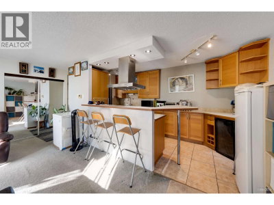 6689 WILLINGDON Avenue | Burnaby British Columbia | Slide Image Four