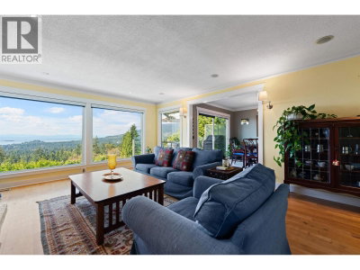 353 NEWDALE Court | North Vancouver British Columbia | Slide Image Eight