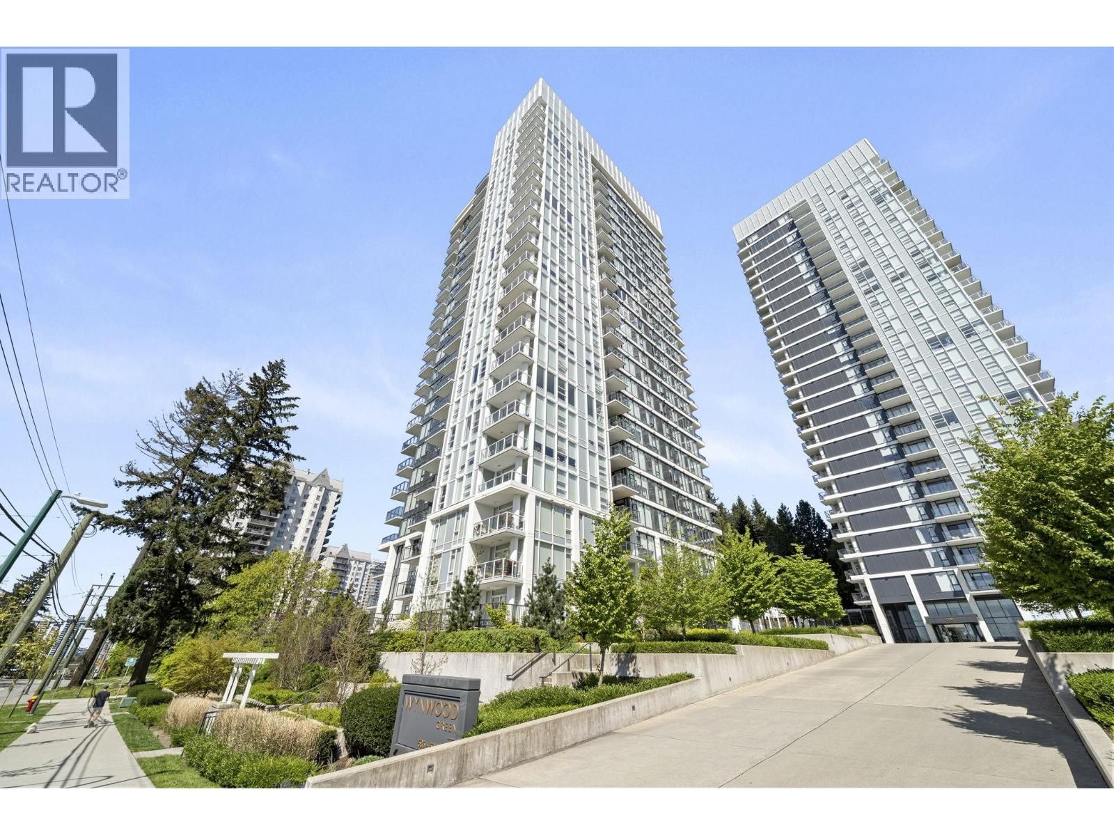 585 AUSTIN Avenue, Coquitlam, British Columbia V3K 0G6
