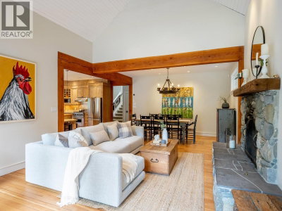 7313 FITZSIMMONS ROAD SOUTH | Whistler British Columbia | Slide Image Seven