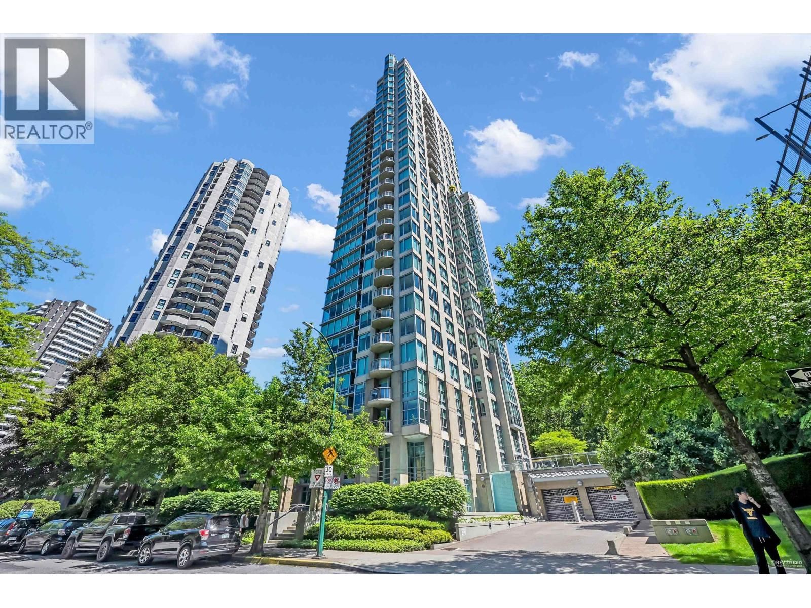 1005 BEACH Avenue, Vancouver, British Columbia V6E 3W2