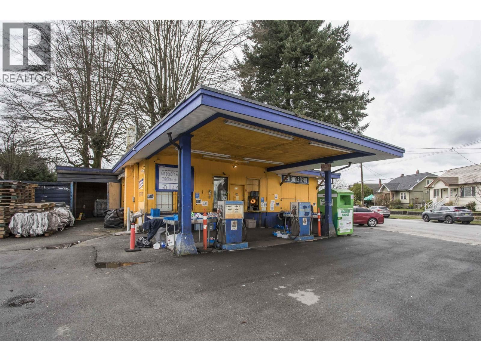 916 EIGHTH Street, New Westminster, British Columbia V3M 3T2