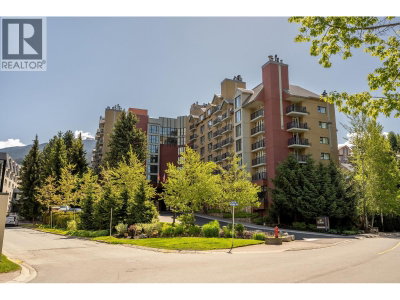 4050 WHISTLER Way | Whistler British Columbia | Slide Image Fifteen