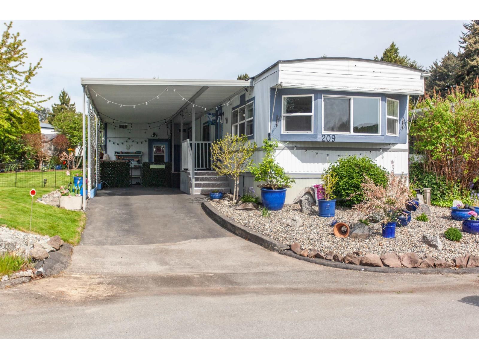 1840 160 Street, Surrey, British Columbia V4A 4X4