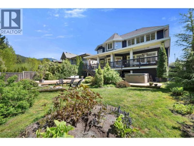 1012 JAY Crescent | Squamish British Columbia | Slide Image Eleven