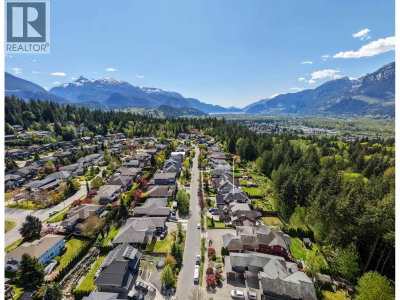 1012 JAY Crescent | Squamish British Columbia | Slide Image Twenty-eight