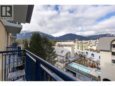4050 WHISTLER Way | Whistler British Columbia | Slide Image Fifteen