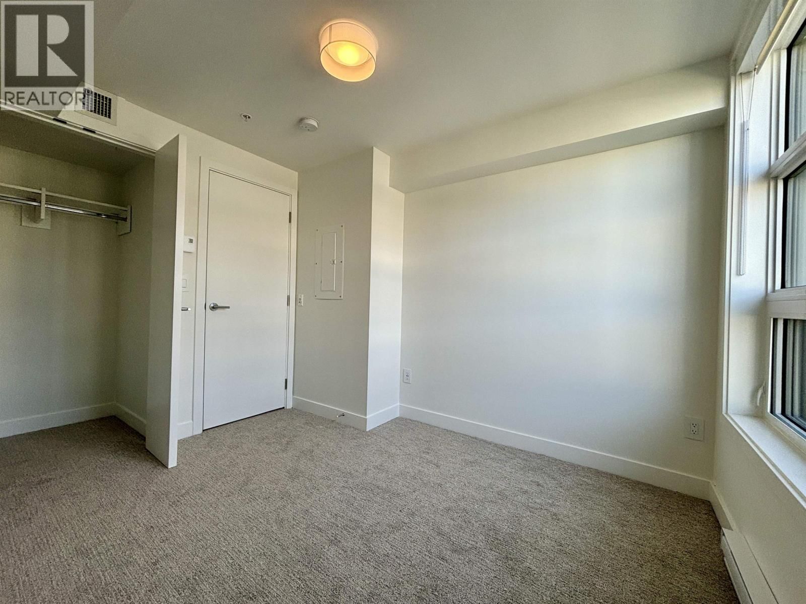 6085 IRMIN STREET Image 13