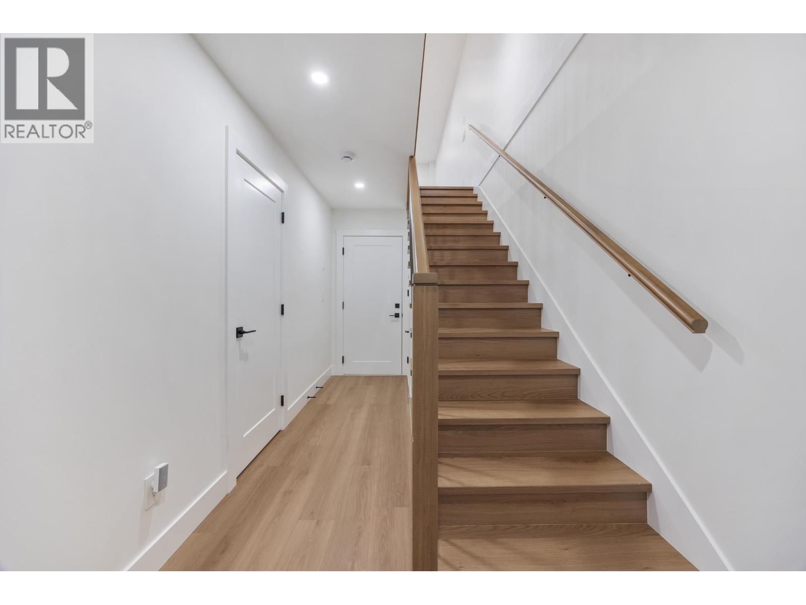 2 - 6639 ACACIA AVENUE Image 31