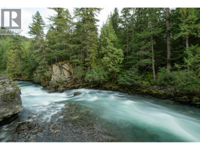 1726 RIVER RUN Place | Whistler British Columbia | Slide Image Six