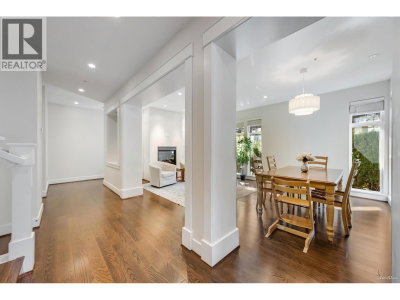 555 RAVEN WOODS Drive | North Vancouver British Columbia | Slide Image Thirteen